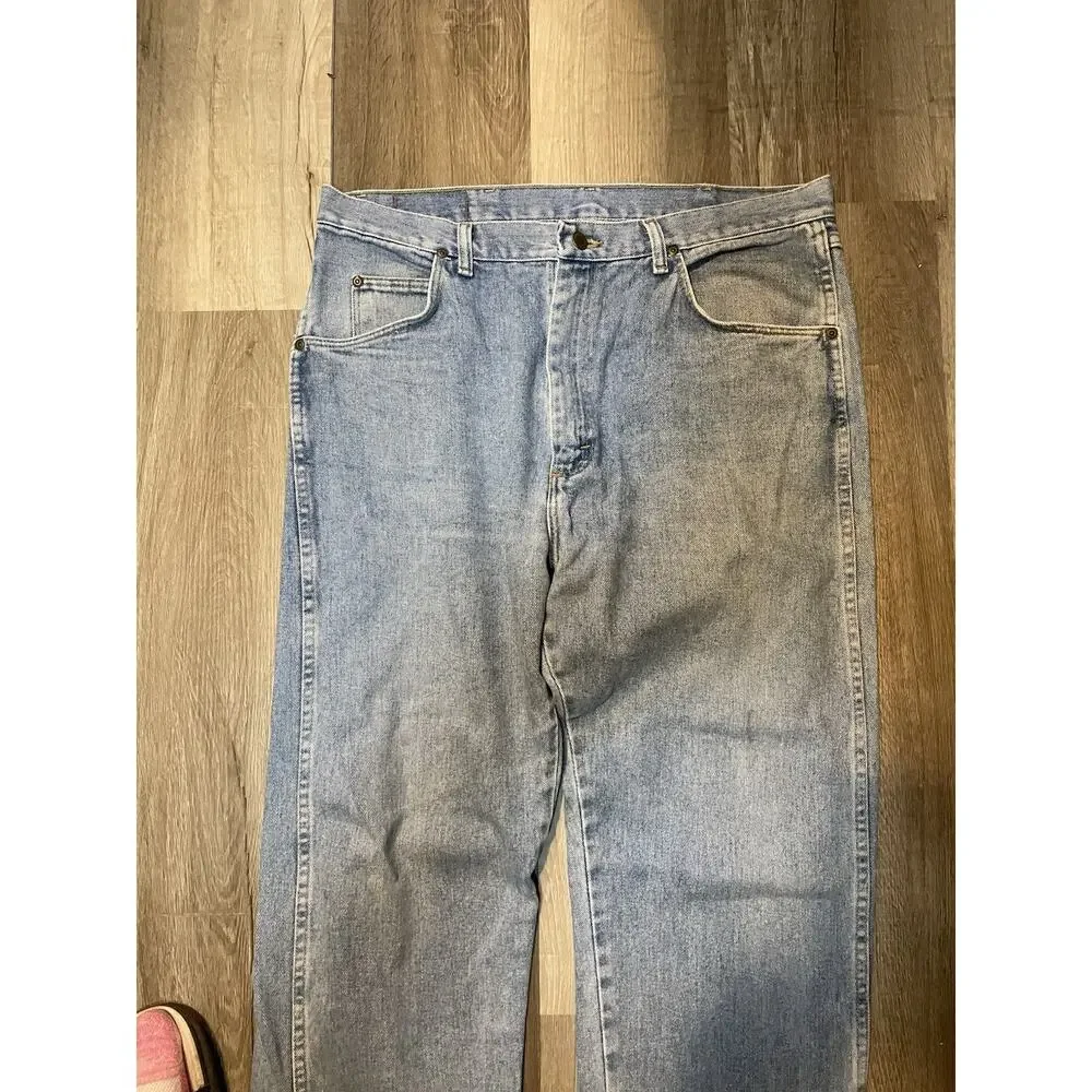 Wrangler Men's Jeans -Premium Quality- Light Wash Denim Blue Size 36x34 Regular